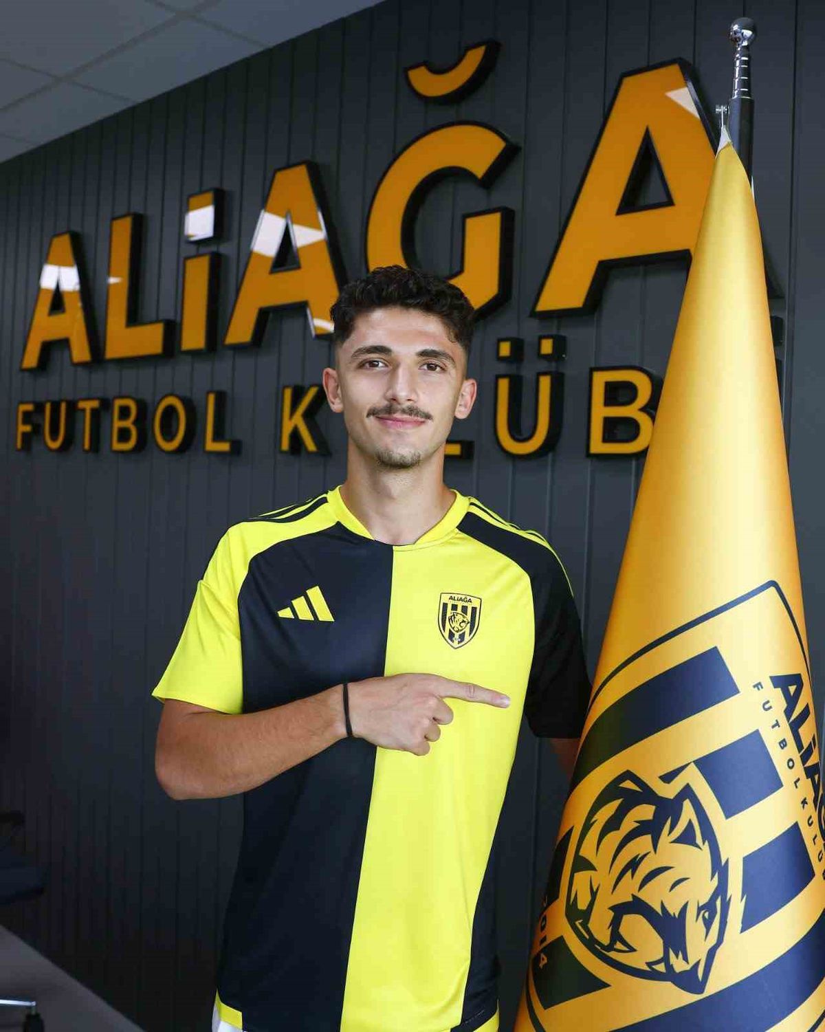 Aliağa FK'da transfer: Adnan Aktaş geldi, Özek gitti