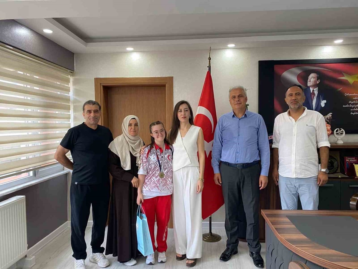 Zeynep Tuncay'dan Başkan Akgül'e Anlamlı Ziyaret