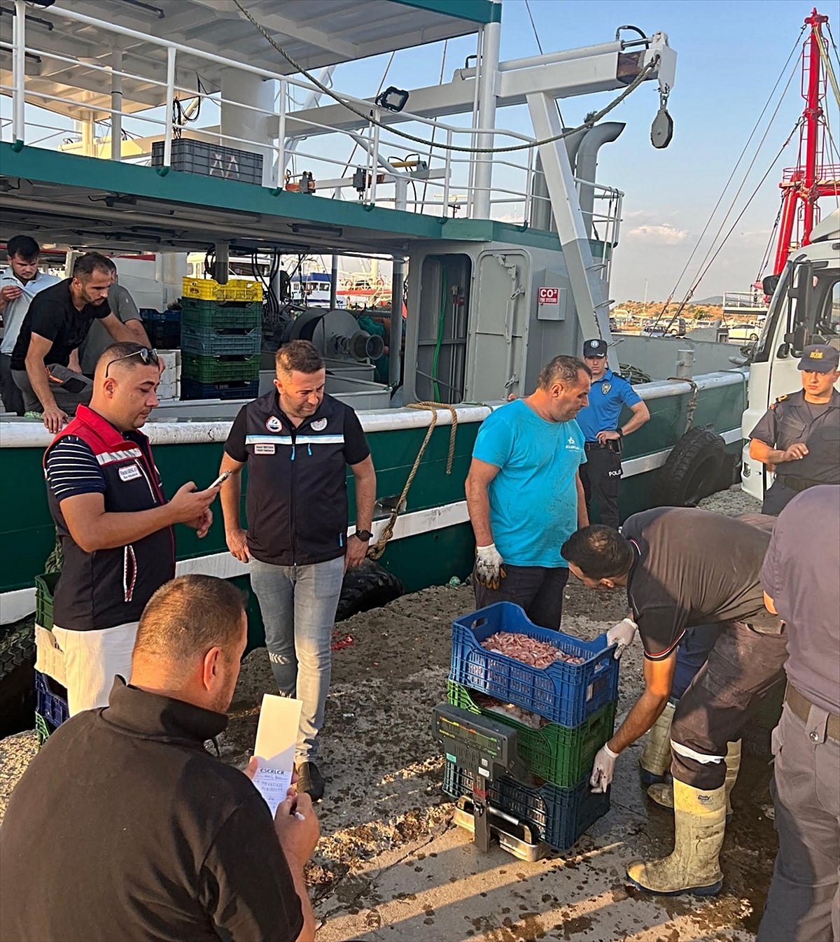 Enez'de Uluslararası Sularda Trol Teknelerine Su Ürünleri Denetimi