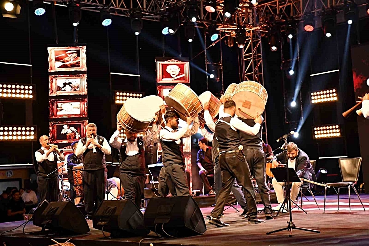 Neşet Ertaş Kültür ve Müzik Festivali’nde meydan doldu taştı