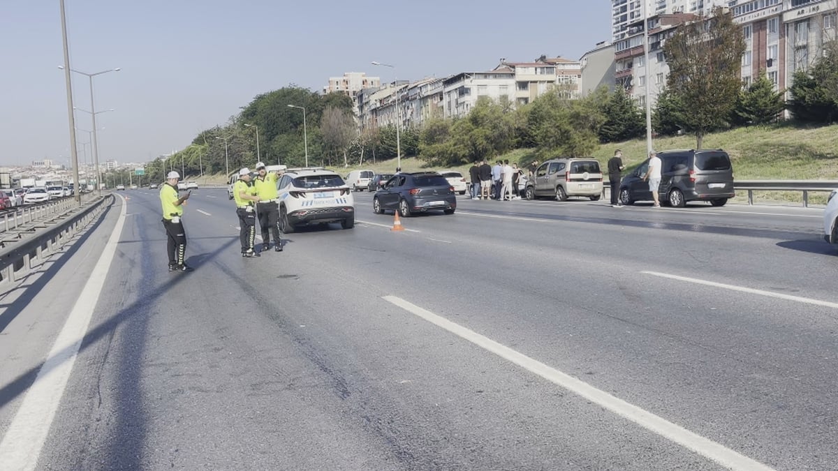 TEM Otoyolu'nda 10 Araçlık Zincirleme Kaza
