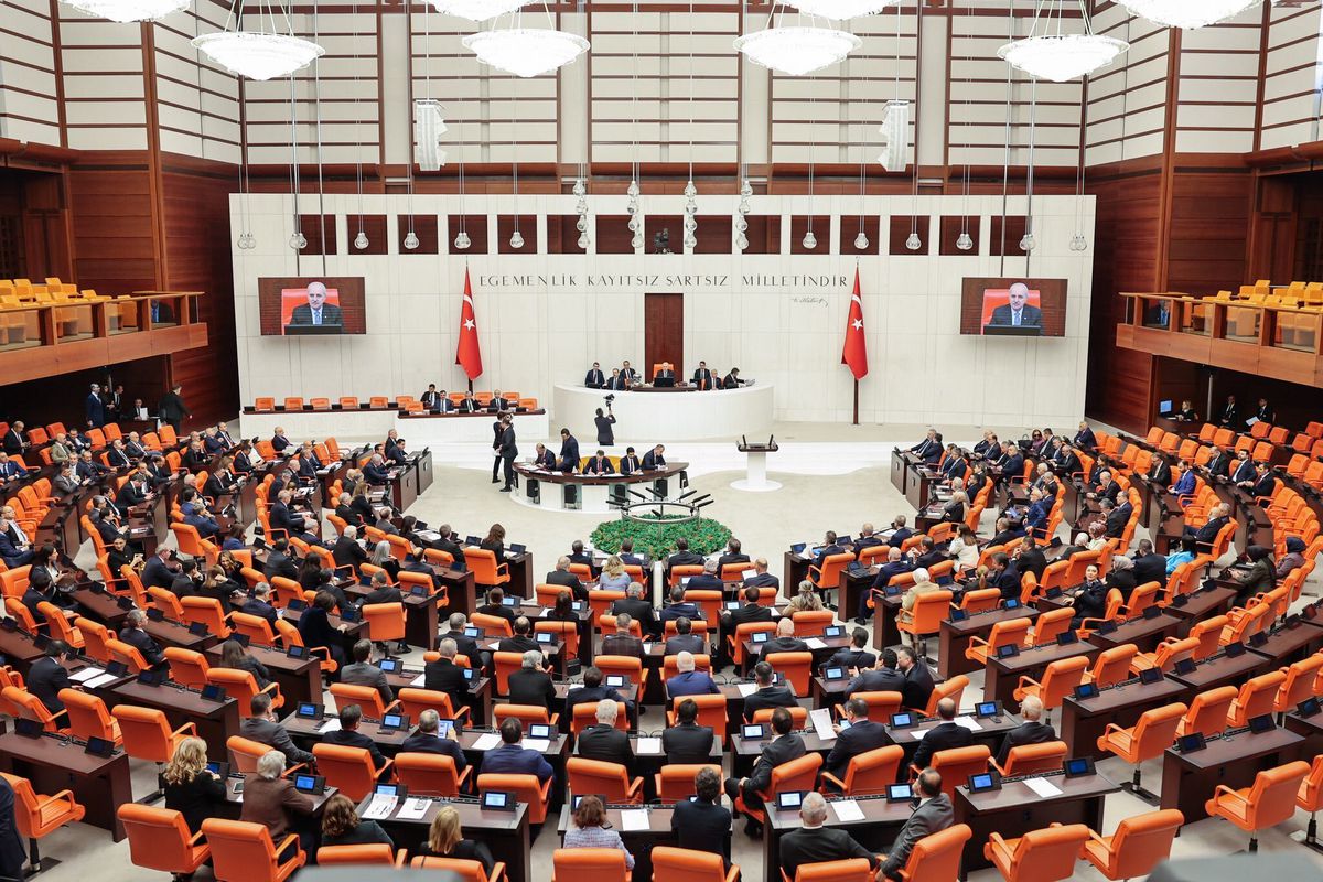 TBMM Genel Kurulu'nda, suça sürüklenen çocuklara ilişkin düzenlemeleri de içeren teklifin 6 maddesi kabul edildi