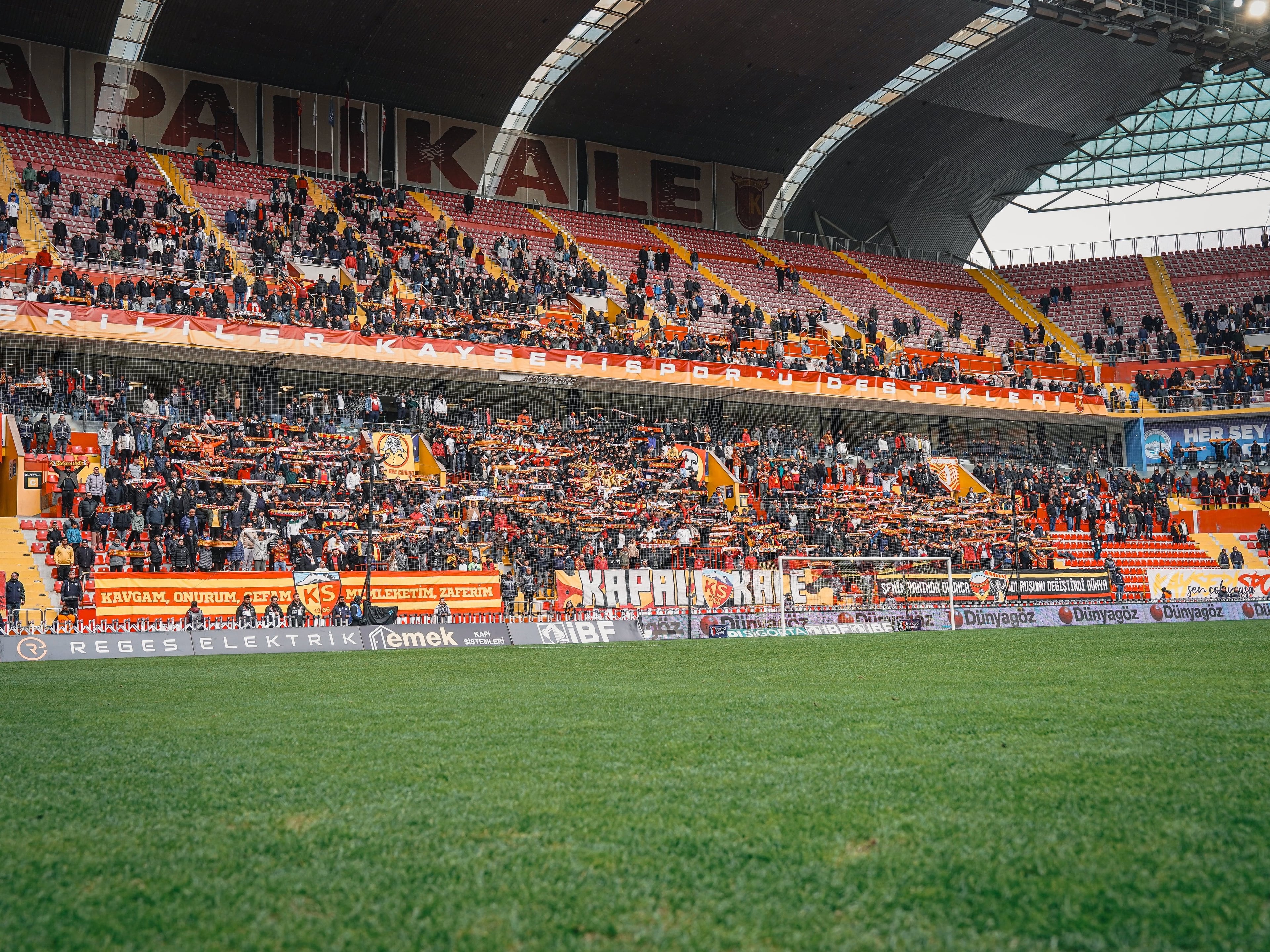 Transfer yasağı kalktı Kayserispor şov yaptı! Tam 15 imza birden